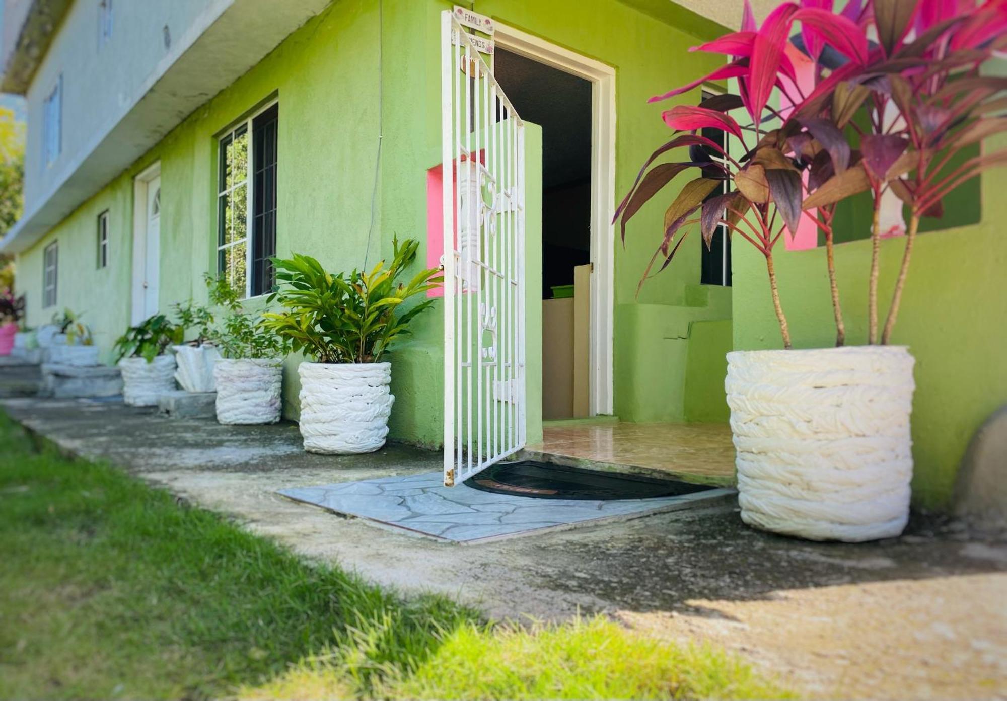 Cindy'S Garden Stay Ocho Rios Kültér fotó